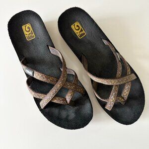 TEVA Mush brown platform sandal